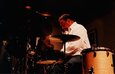 Chico Hamilton : drums