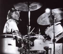 Don Brewer : drums