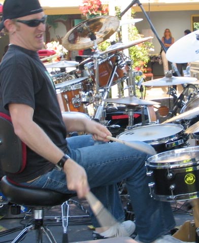 DrumsOnTheWeb.com - Your favorite music for drummers and percussionists!