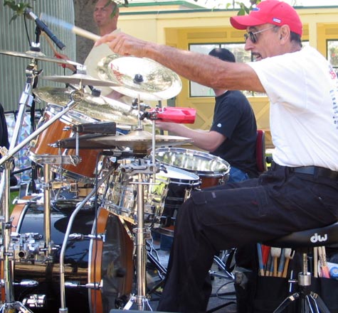 DrumsOnTheWeb.com - Your favorite music for drummers and percussionists!