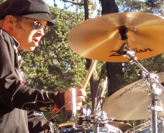 DrumsOnTheWeb.com - Your favorite music for drummers and percussionists!