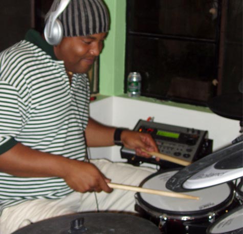 DrumsOnTheWeb.com - Your favorite music for drummers and percussionists!