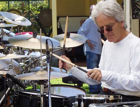 DrumsOnTheWeb.com - Your favorite music for drummers and percussionists!