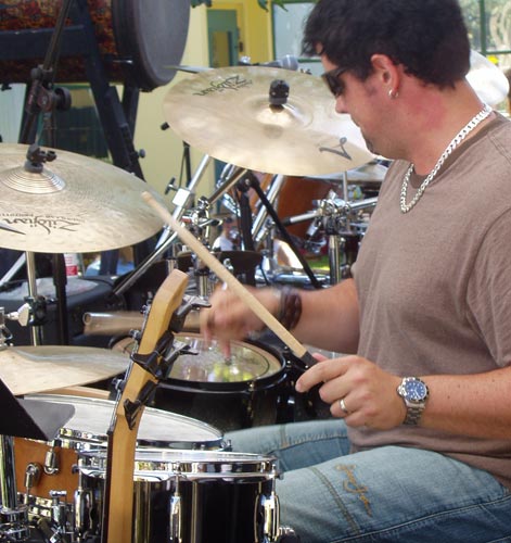 DrumsOnTheWeb.com - Your favorite music for drummers and percussionists!