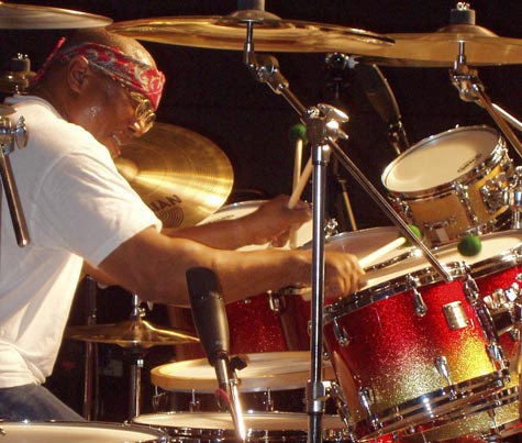 DrumsOnTheWeb.com - Your favorite music for drummers and percussionists!