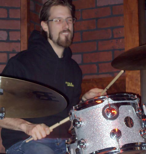 DrumsOnTheWeb.com - Your favorite music for drummers and percussionists!