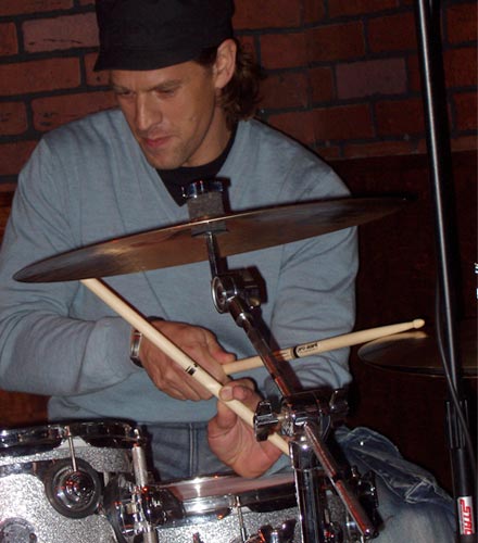 DrumsOnTheWeb.com - Your favorite music for drummers and percussionists!