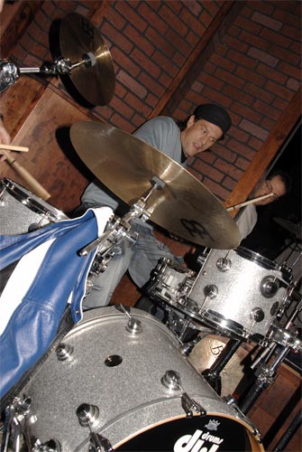 DrumsOnTheWeb.com - Your favorite music for drummers and percussionists!