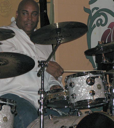 DrumsOnTheWeb.com - Your favorite music for drummers and percussionists!