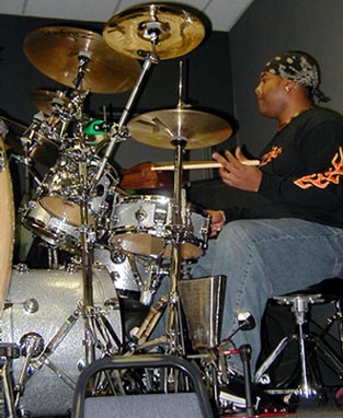 drumsontheweb.com - music from your favorite drummers & percussionists