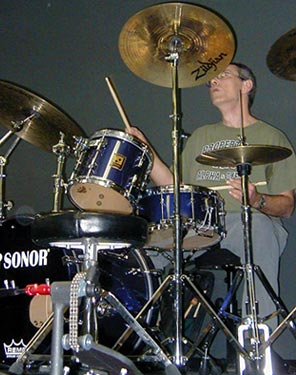 drumsontheweb.com - music from your favorite drummers & percussionists