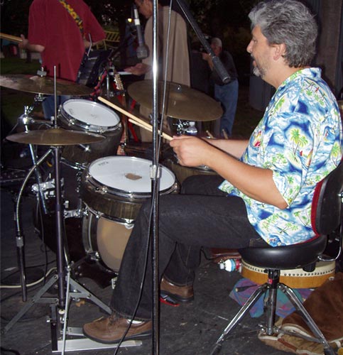 DrumsOnTheWeb.com - Your favorite music for drummers and percussionists!