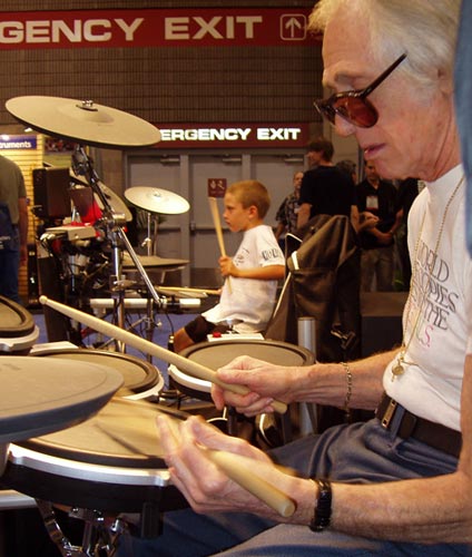DrumsOnTheWeb.com - Your favorite music for drummers and percussionists!