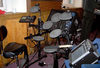 DrumsOnTheWeb.com - Download your favorite music for drummers and percussionists!