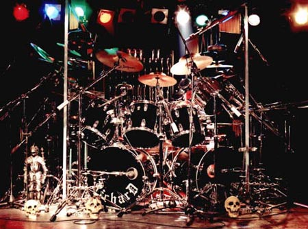 DrumsOnTheWeb.com - Download your favorite music for drummers and percussionists!