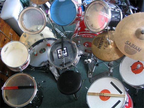 DrumsOnTheWeb.com - Download your favorite music for drummers and percussionists!