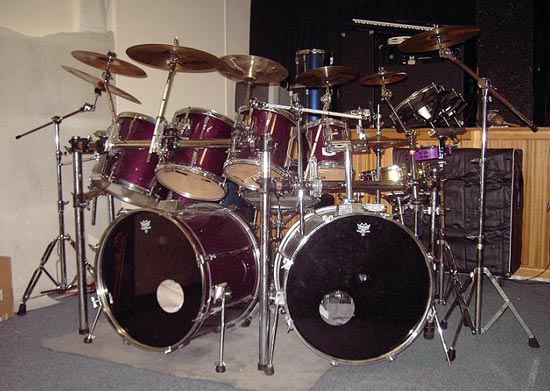 DrumsOnTheWeb.com - Download your favorite music for drummers and percussionists!