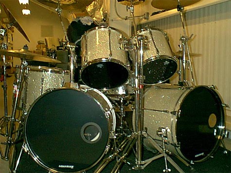 DrumsOnTheWeb.com - Download your favorite music for drummers and percussionists!