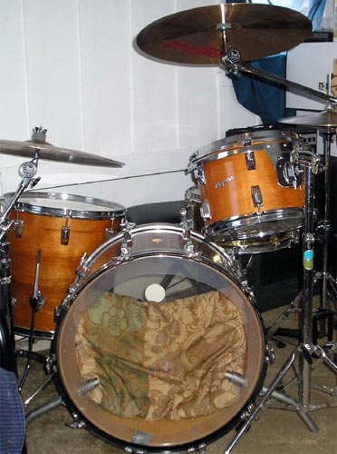 DrumsOnTheWeb.com - Download your favorite music for drummers and percussionists!