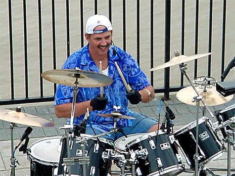 DrumsOnTheWeb.com - Download your favorite music for drummers and percussionists!