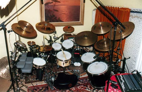 DrumsOnTheWeb.com - Download your favorite music for drummers and percussionists!