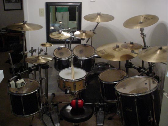 DrumsOnTheWeb.com - Download your favorite music for drummers and percussionists!