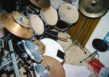 DrumsOnTheWeb.com - Download your favorite music for drummers and percussionists!