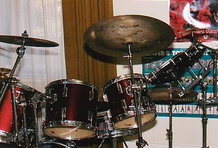 DrumsOnTheWeb.com - Download your favorite music for drummers and percussionists!