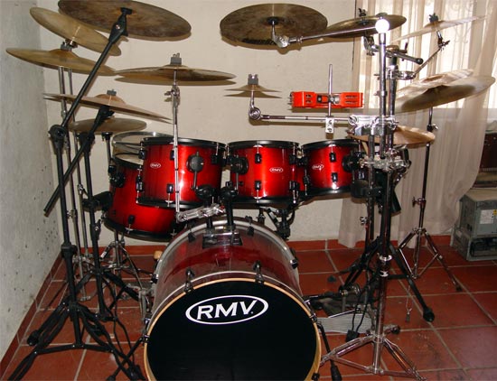 DrumsOnTheWeb.com - Download your favorite music for drummers and percussionists!