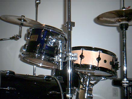 DrumsOnTheWeb.com - Download your favorite music for drummers and percussionists!