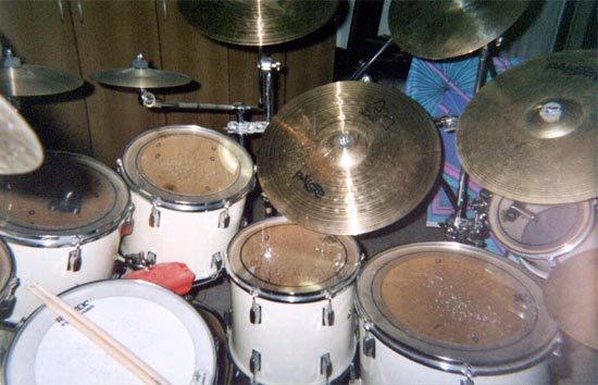 DrumsOnTheWeb.com - Download your favorite music for drummers and percussionists!