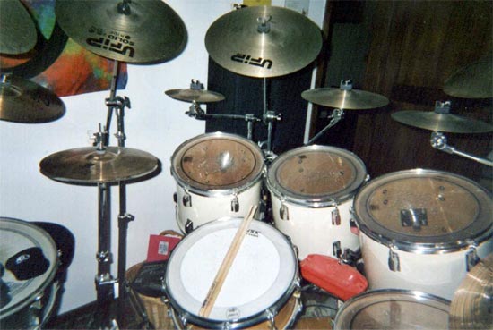 DrumsOnTheWeb.com - Download your favorite music for drummers and percussionists!