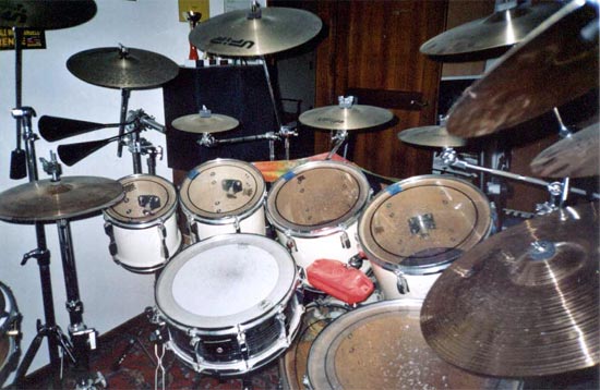 DrumsOnTheWeb.com - Download your favorite music for drummers and percussionists!