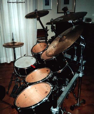 DrumsOnTheWeb.com - Download your favorite music for drummers and percussionists!