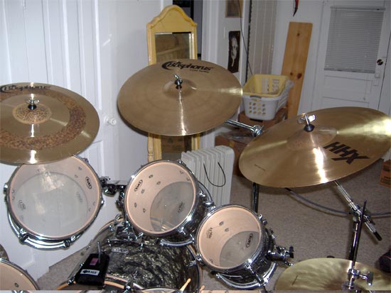 DrumsOnTheWeb.com - Download your favorite music for drummers and percussionists!