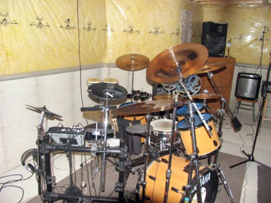 DrumsOnTheWeb.com - Download your favorite music for drummers and percussionists!