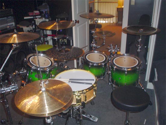 DrumsOnTheWeb.com - Download your favorite music for drummers and percussionists!