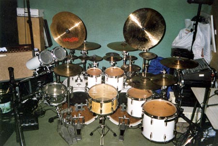 DrumsOnTheWeb.com - Download your favorite music for drummers and percussionists!