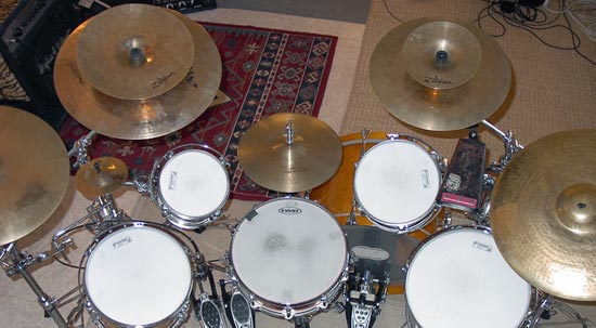 DrumsOnTheWeb.com - Download your favorite music for drummers and percussionists!