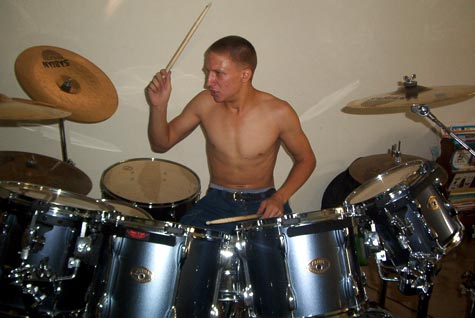 DrumsOnTheWeb.com - Download your favorite music for drummers and percussionists!