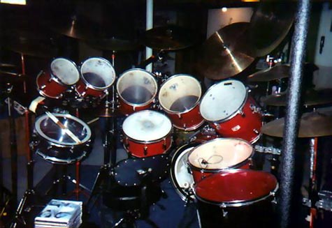 DrumsOnTheWeb.com - Download your favorite music for drummers and percussionists!