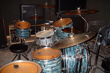 DrumsOnTheWeb.com - Download your favorite music for drummers and percussionists!