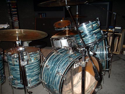 DrumsOnTheWeb.com - Download your favorite music for drummers and percussionists!