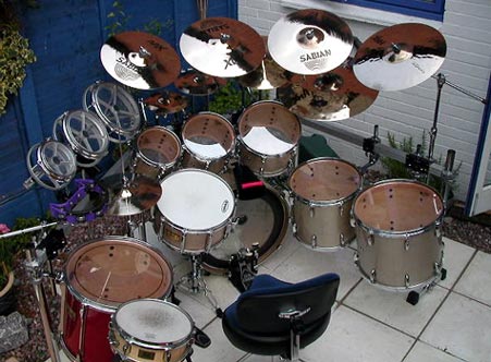 DrumsOnTheWeb.com - Download your favorite music for drummers and percussionists!