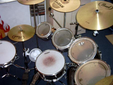 DrumsOnTheWeb.com - Download your favorite music for drummers and percussionists!