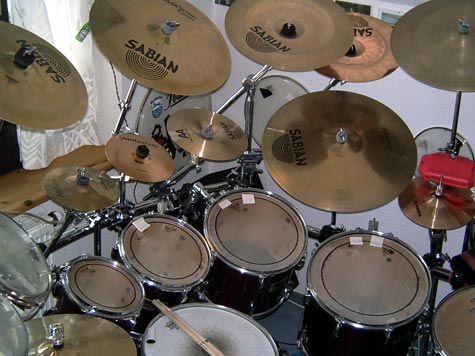 DrumsOnTheWeb.com - Download your favorite music for drummers and percussionists!