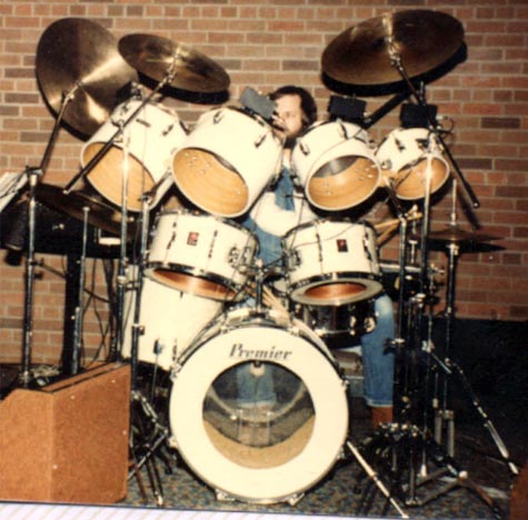 DrumsOnTheWeb.com - Download your favorite music for drummers and percussionists!